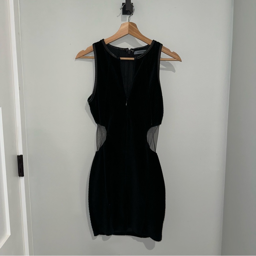 Mesh Cut Ribbed Velour Dress. SIZING IN UK. UK10/US6